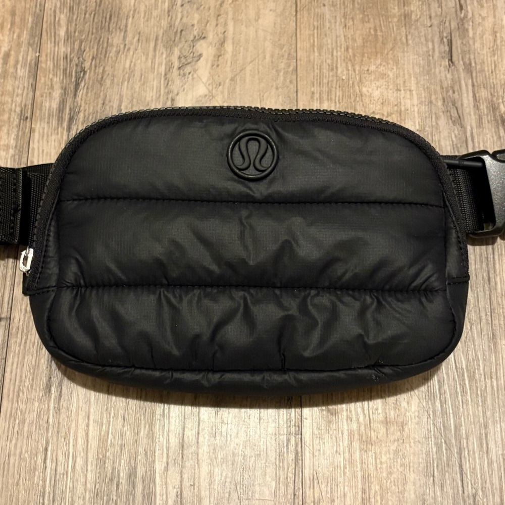 Lululemon Everywhere Belt Bag 1L  Black Wunder Puff